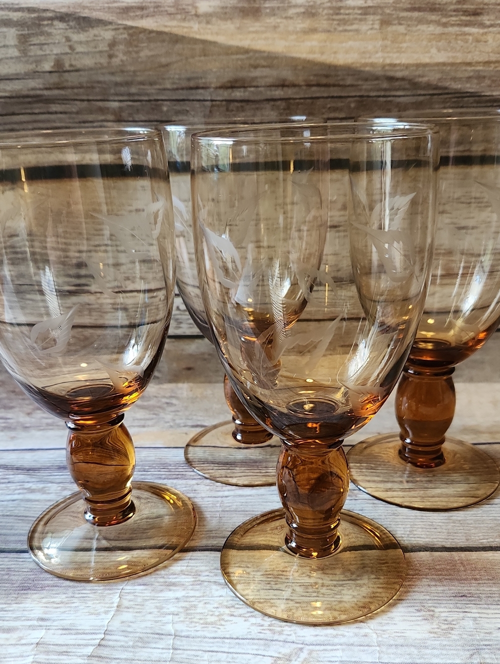 Set of 4 Amber Brown Vintage Drinking Goblets With Leaf Etchings - Picture 3 of 9